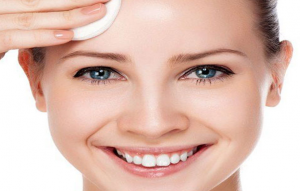 آموزش روش های صحیح پاک کردن آرایش صورت
